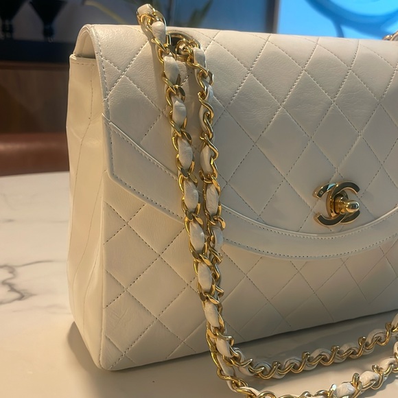 Chanel Bag Vintage CC Matelasse Chain Shoulder Lambskin White RARE - Picture 3 of 13